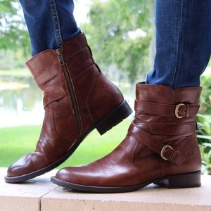 Born McMillan boots